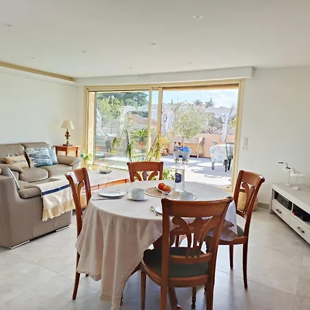 Soleil Soleil, Sur Le Toit Grande Terrasse Apartment