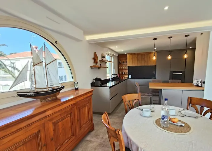 Soleil Soleil, Sur Le Toit Grande Terrasse Saint-Raphaël