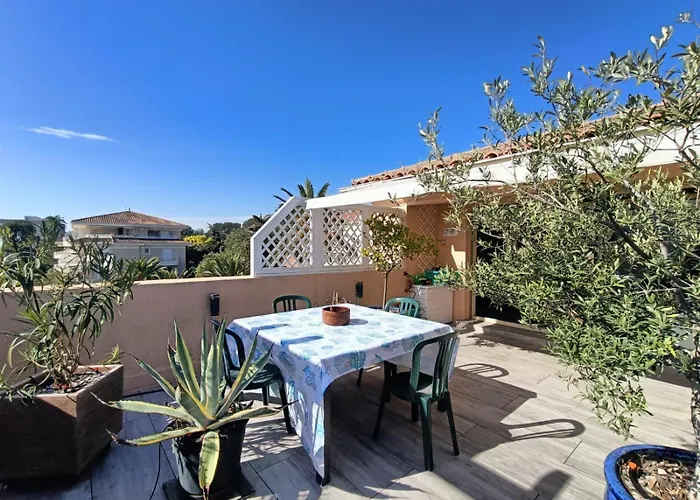 Soleil Soleil, Sur Le Toit Grande Terrasse Saint-Raphaël